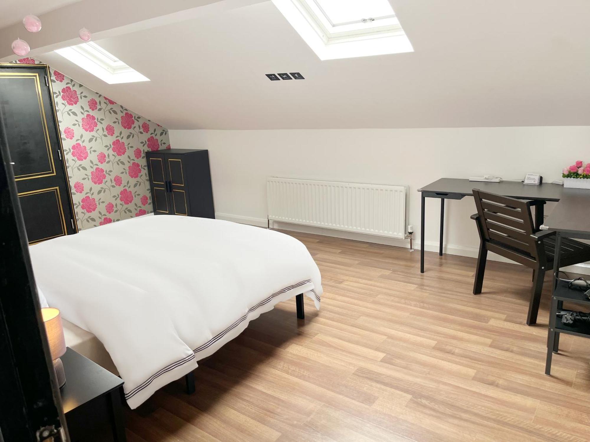 Entire Pinkapt - Free Parking - Up To 4 Guests - 3 Beds - Close To City Centre Belfast Eksteriør billede