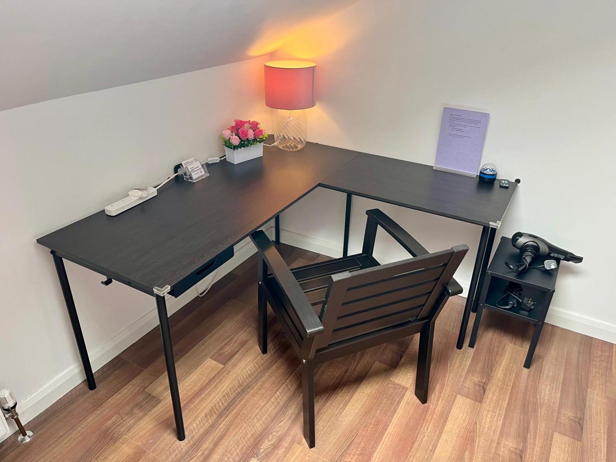 Entire Pinkapt - Free Parking - Up To 4 Guests - 3 Beds - Close To City Centre Belfast Eksteriør billede